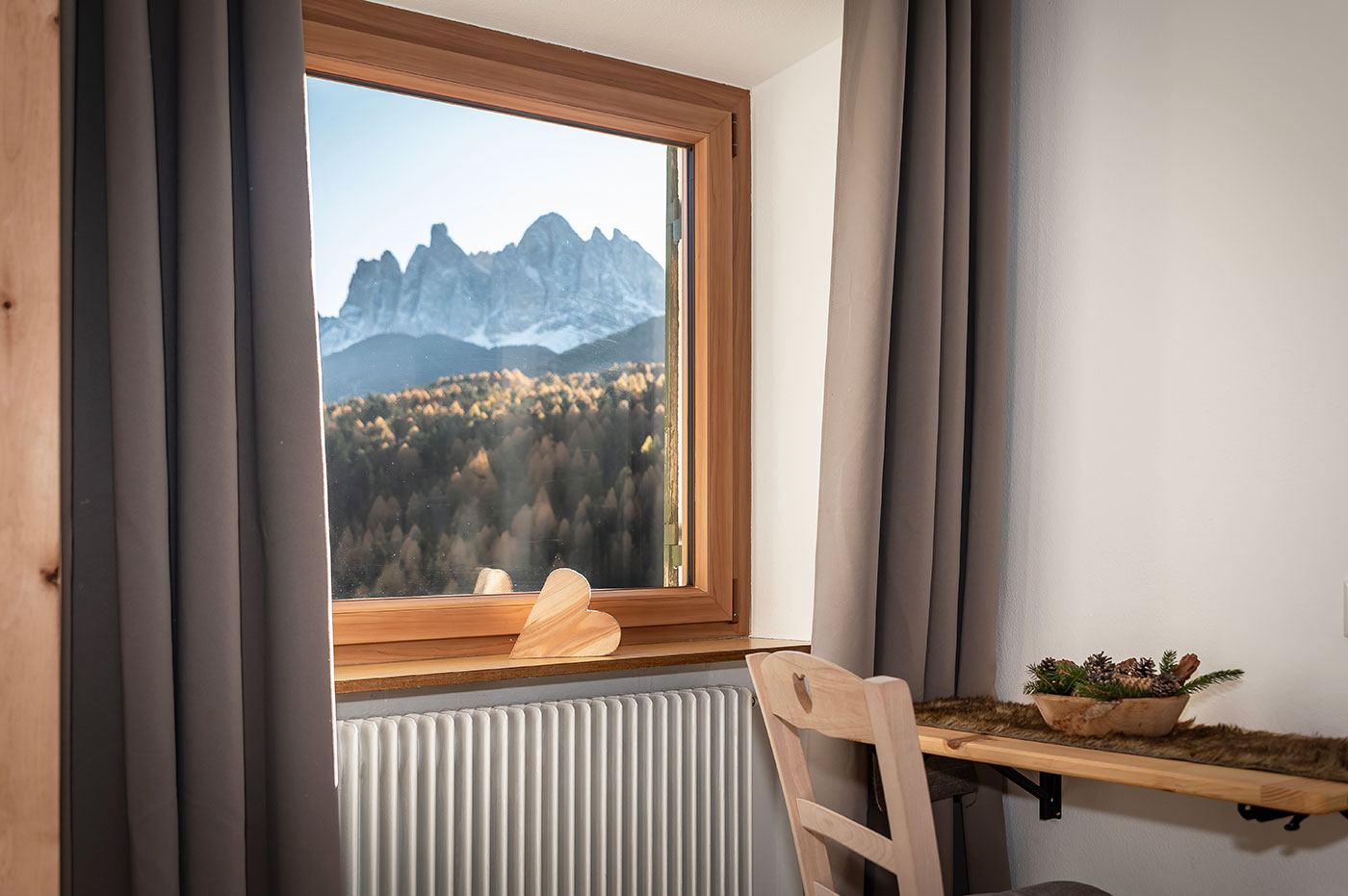 Camera Funes Alpine Rose 05